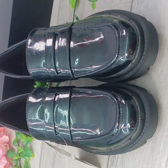 Aqua College Saanvi Waterproof Penny Loafer Patent NWOB - Picture 4 of 7